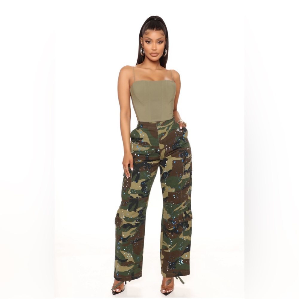 CAMO CARGO PANTS W/PANT SPLATTERS